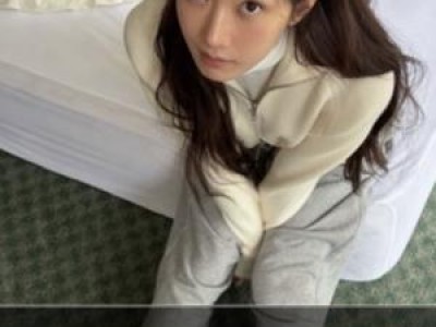 문가영 침대에 앉아서도 여전히 미모 뽐내는 근황