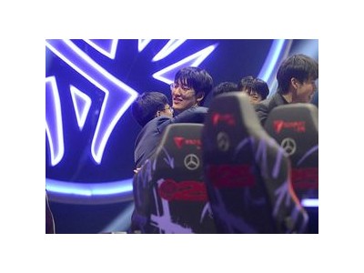 LPL 내전에서 애니원즈 레전드가 4강 진출 성공