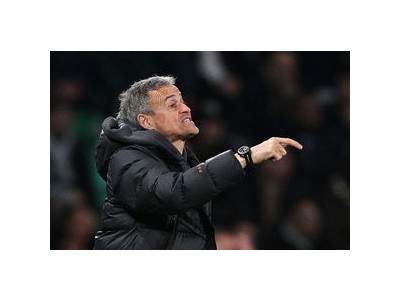 루이스 엔리케 PSG 감독 맨유의 유혹 뿌리치고 파리에 남는다