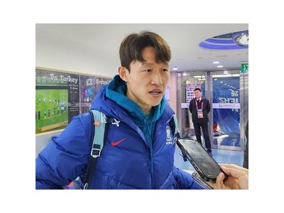 이재성 또 한 번 잔디 문제 언급에 논란