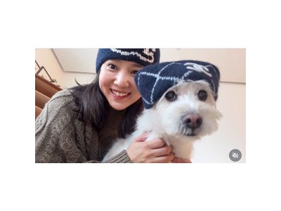 윤승아 반려견과 맞춤 니트 비니 착용해 화제