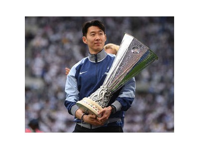 손흥민 토트넘 떠나기로 고민 중인 듯